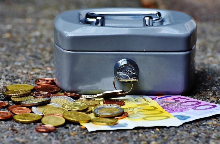 Do I Need to Declare Cash Gifts to HMRC UK