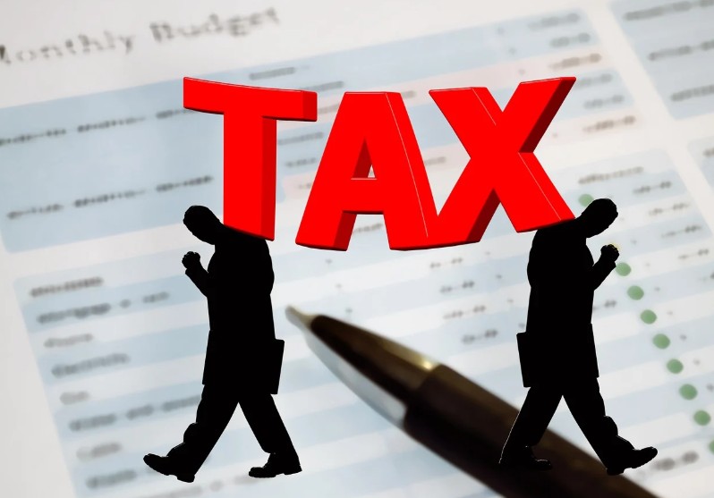 How Long Can Someone Stay Without Paying Council Tax