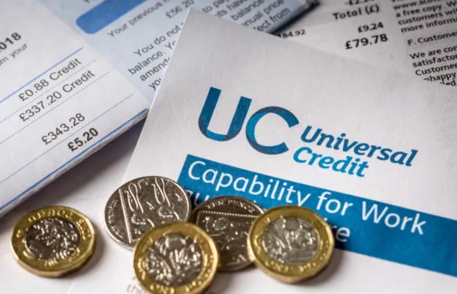 If I Earn £1,000 a Month, How Much Universal Credit Will I Get?
