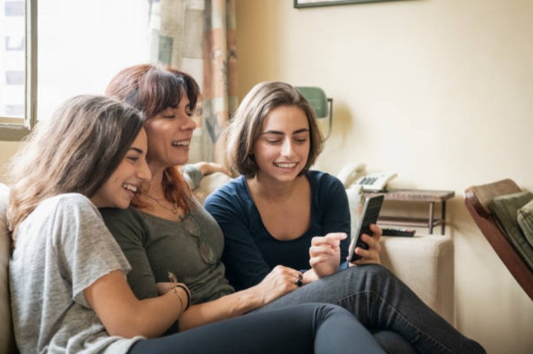 benefits for 18 year olds living at home uk