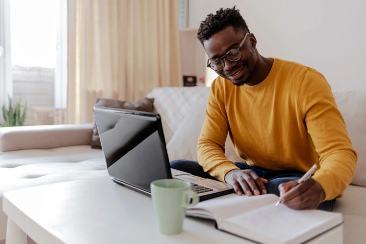 What’s the Self-Employed Cleaner Hourly Rate UK? A Guide from My First-Hand Experience
