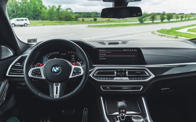 what's the main benefit of driving a four-wheel-drive vehicle?