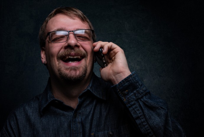 How Can I Identify Who Called Me from 02033222305