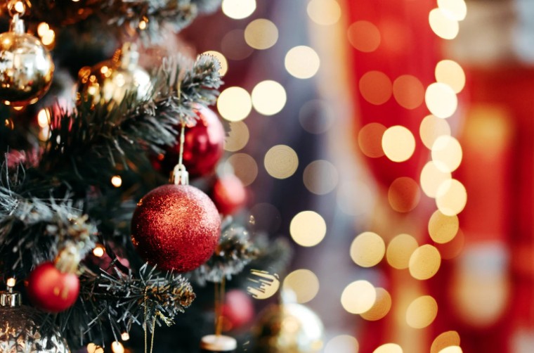 Where Did the £800 Christmas Bonus Claim Come From