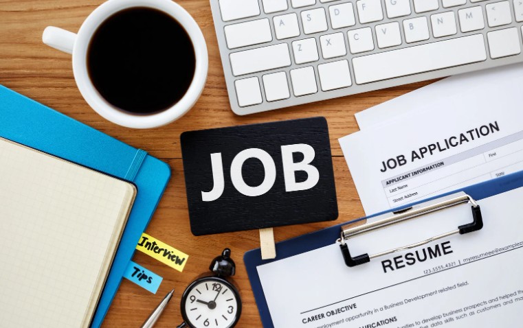 well-paid jobs without qualifications uk