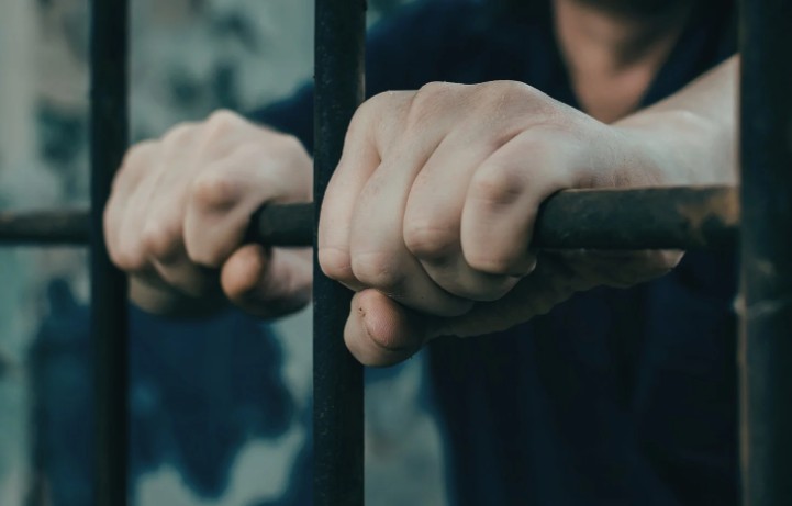 Can you go to prison for benefit fraud in the UK