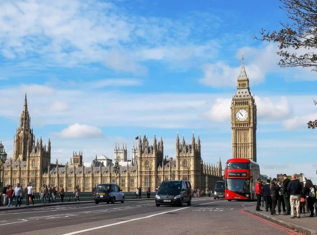 What triggers a benefit fraud investigation